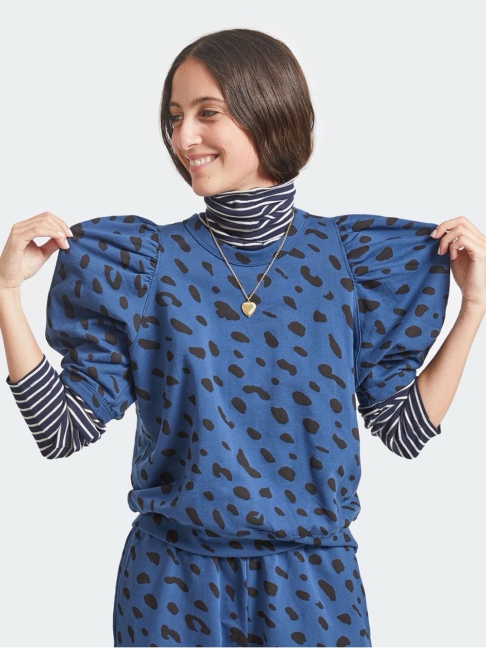 Clare V Puff Sleeve Sweatshirt in Faded Marine/Black Jaguar Size Small